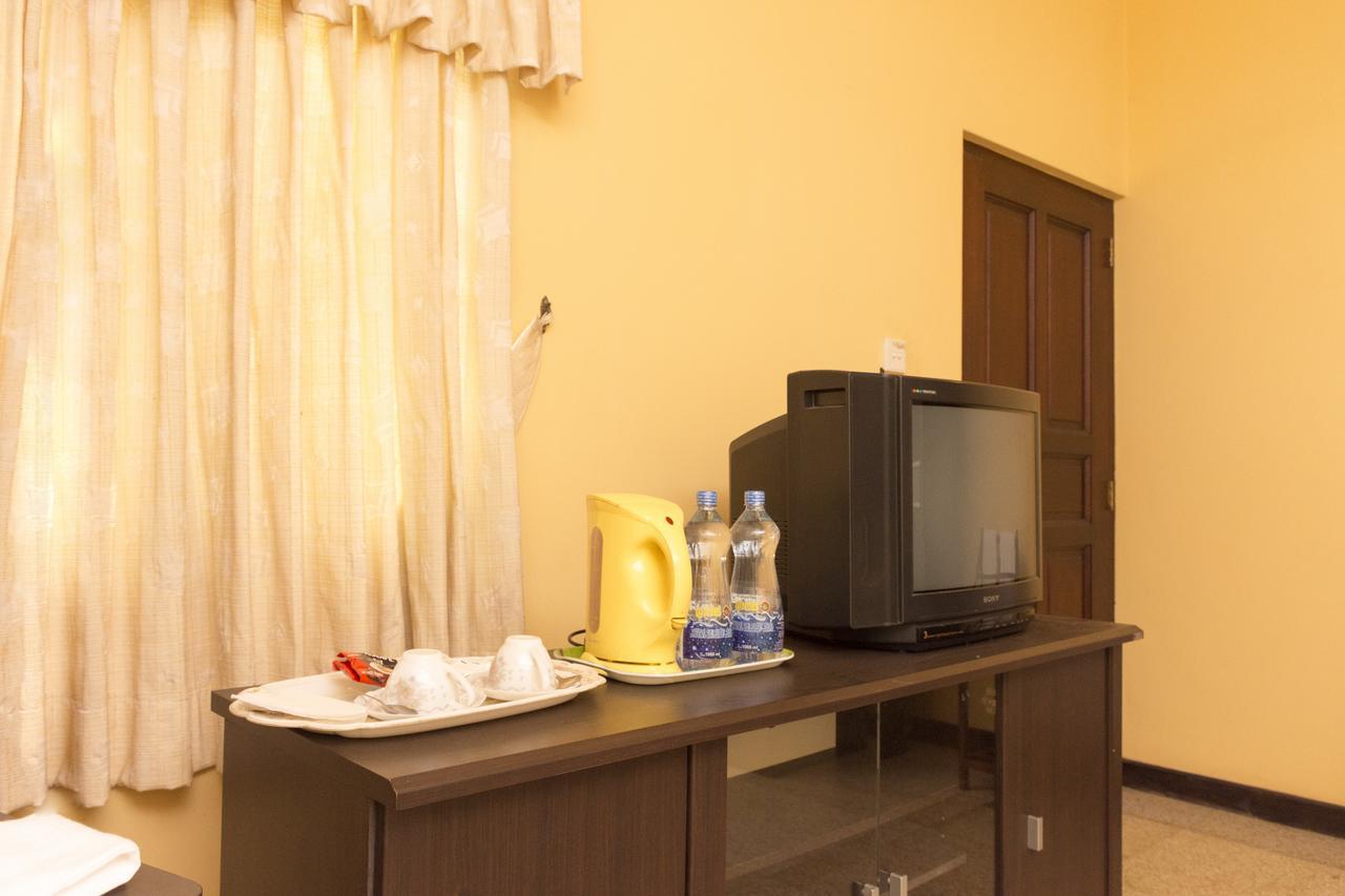 Breeze Villa Канди Екстериор снимка