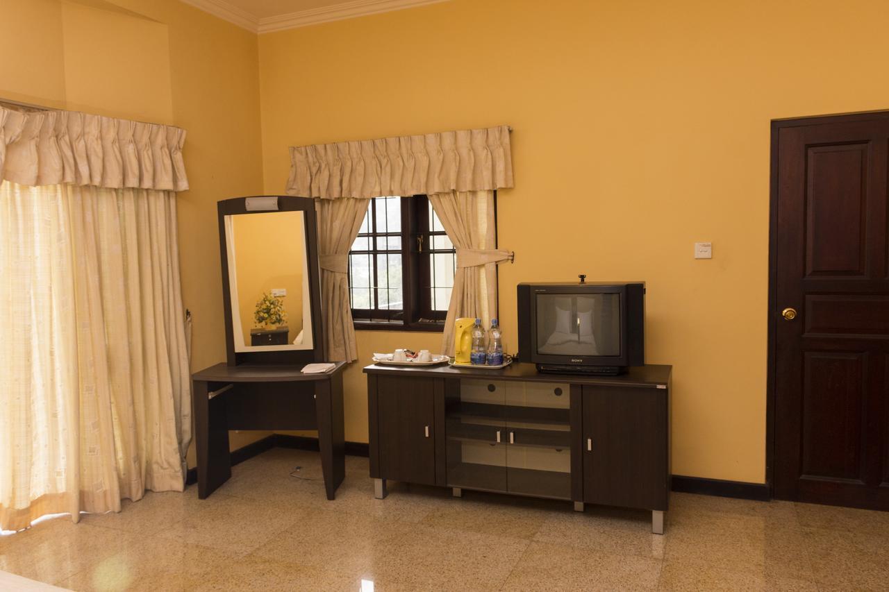 Breeze Villa Канди Екстериор снимка
