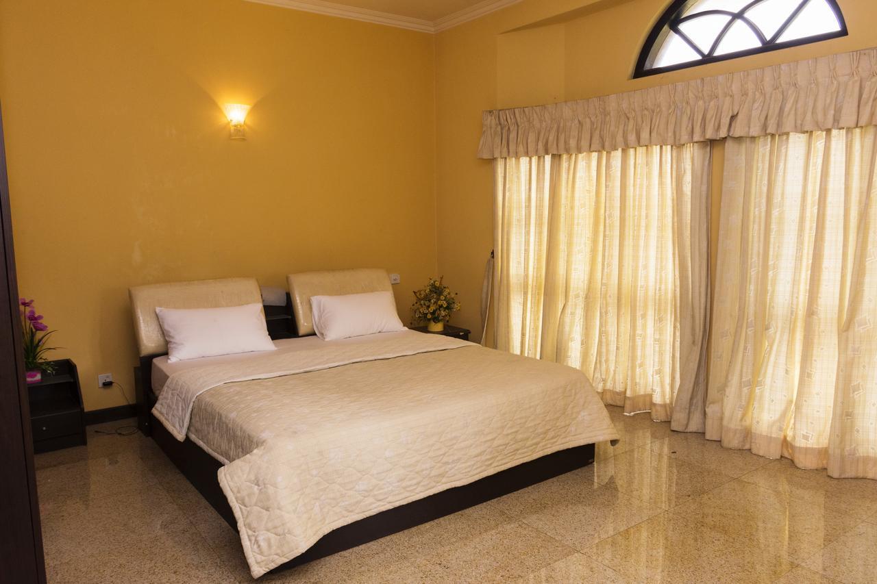 Breeze Villa Канди Екстериор снимка