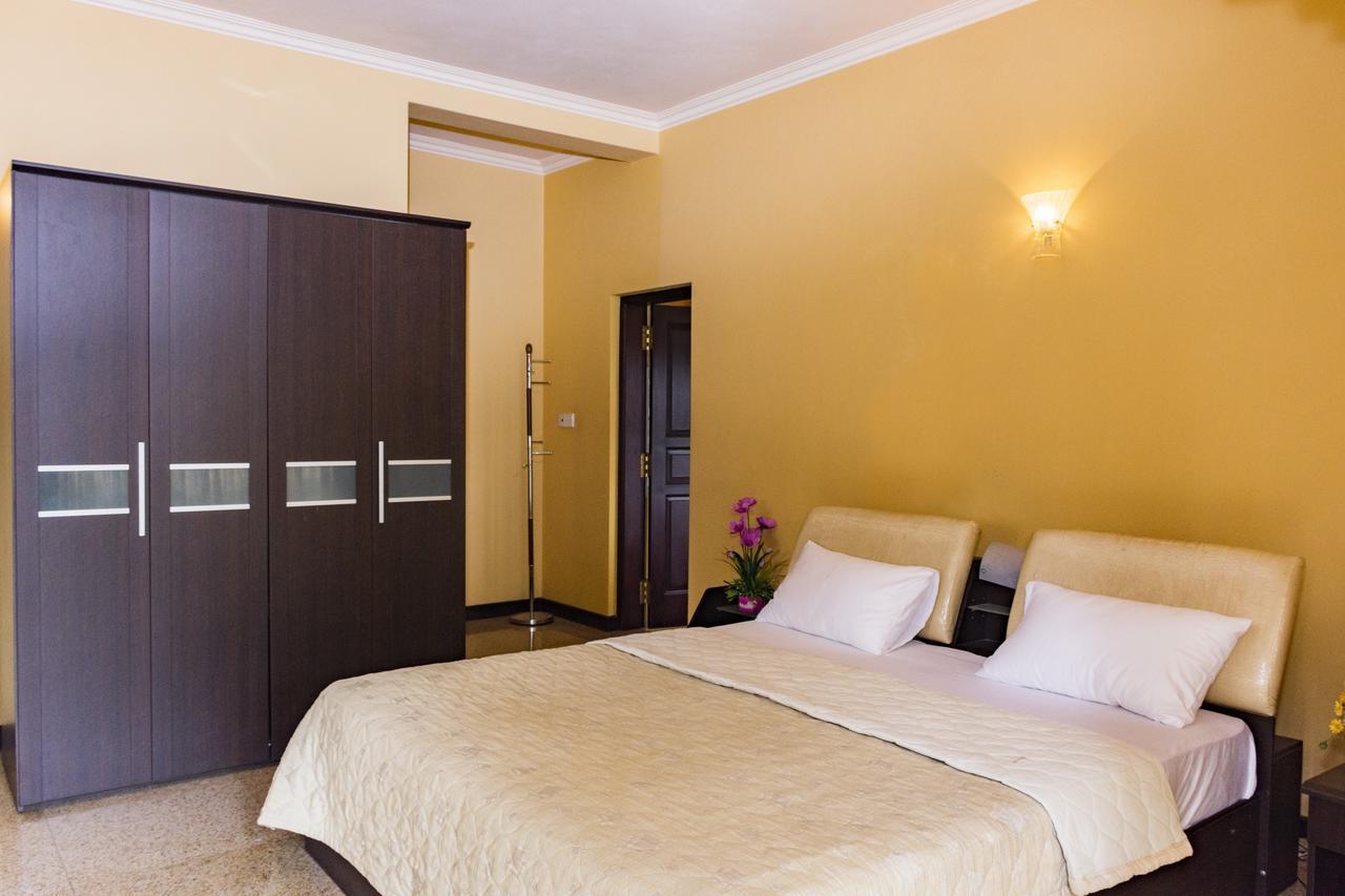 Breeze Villa Канди Екстериор снимка