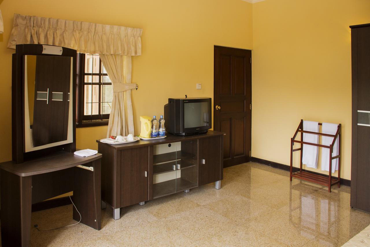 Breeze Villa Канди Екстериор снимка