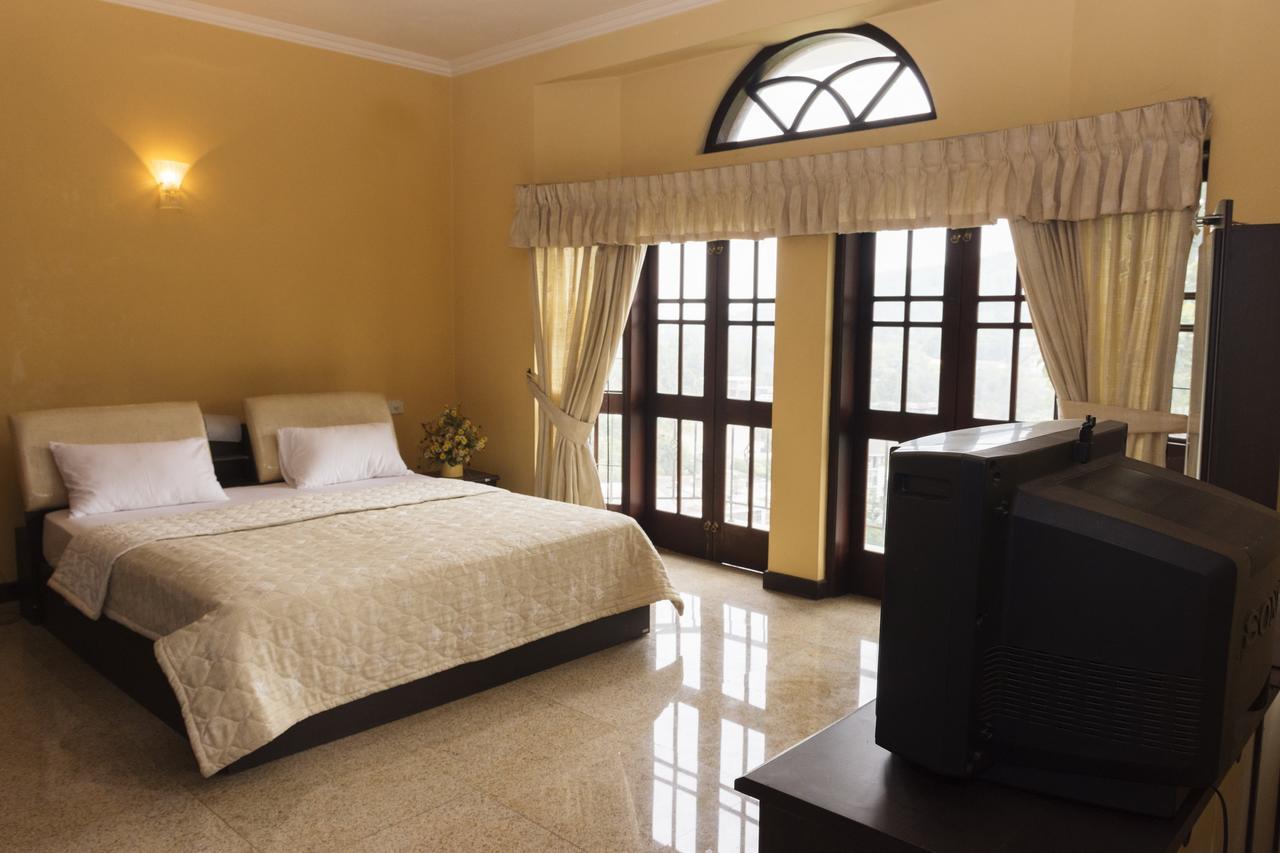 Breeze Villa Канди Екстериор снимка