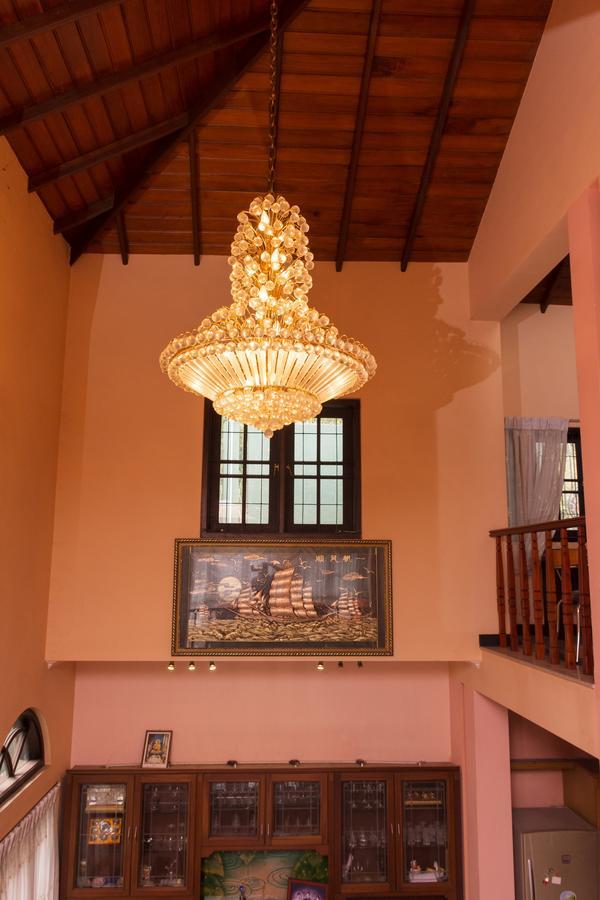 Breeze Villa Канди Екстериор снимка