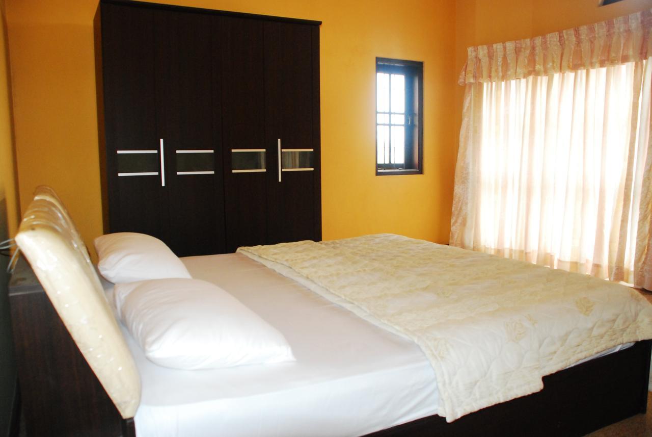 Breeze Villa Канди Екстериор снимка