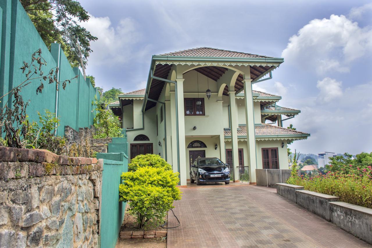 Breeze Villa Канди Екстериор снимка