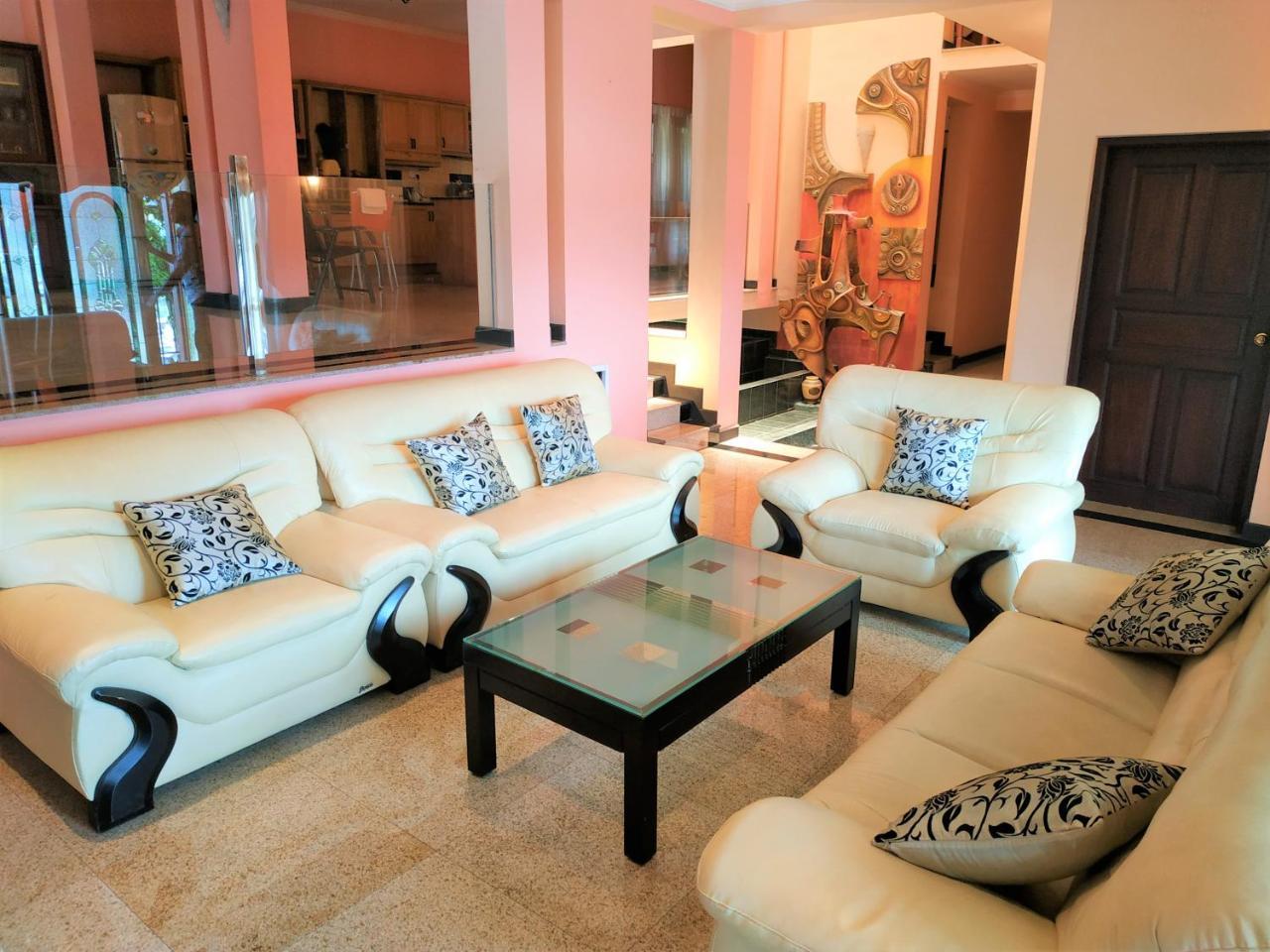 Breeze Villa Канди Екстериор снимка